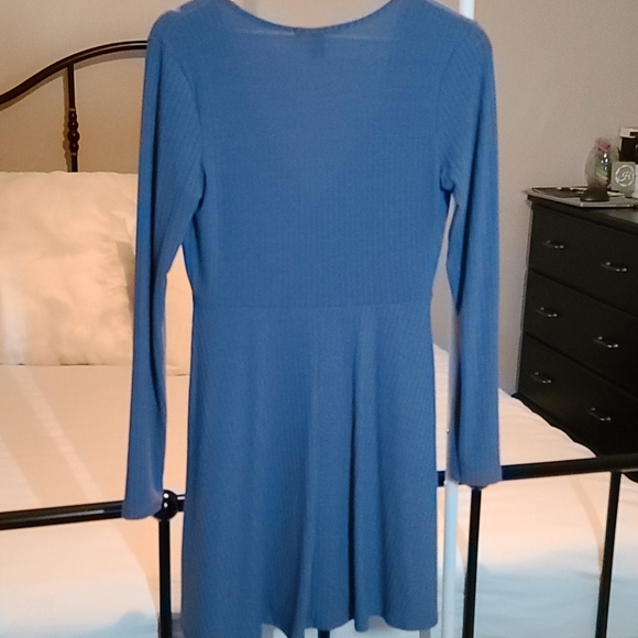 Dress - Picture 2 of 4